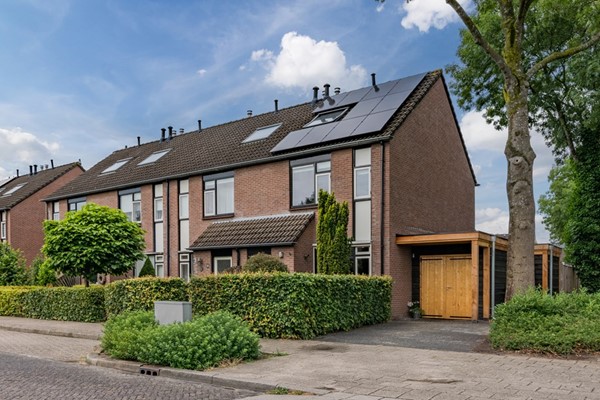 Leeuwerikhof 2, Vroomshoop